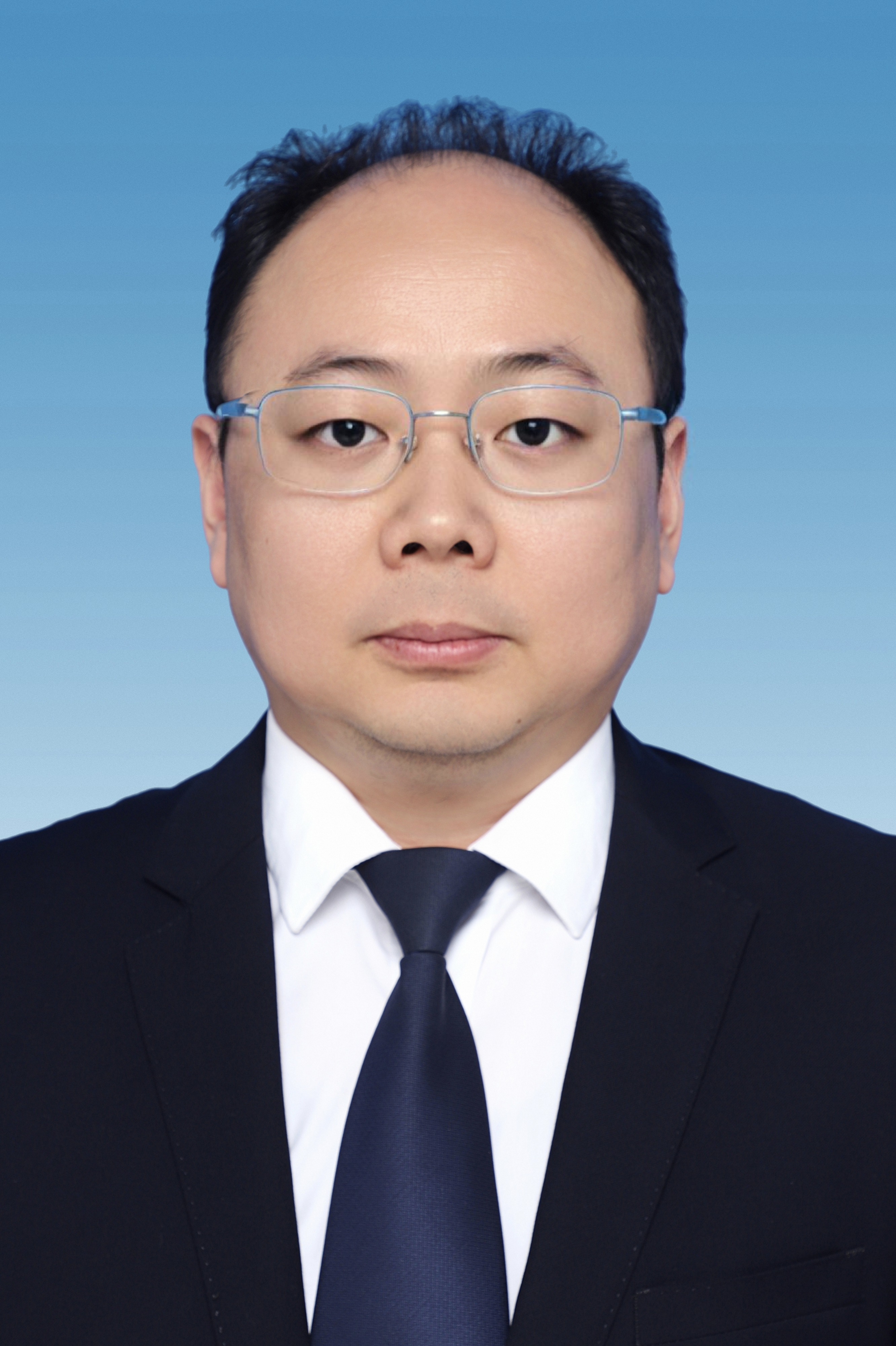 李  睿