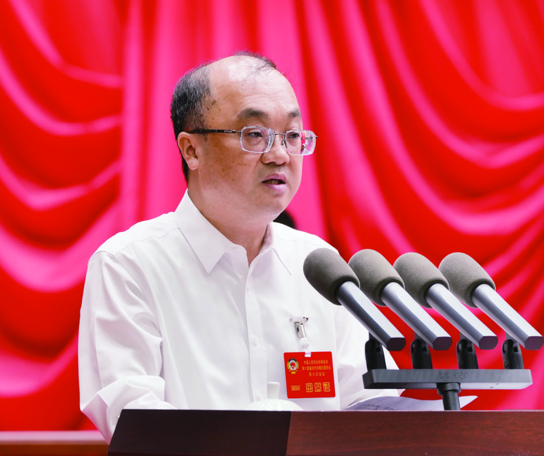 当选的中国人民政治协商会议第六届足球竞彩网
委员会主席刘伟讲话.png